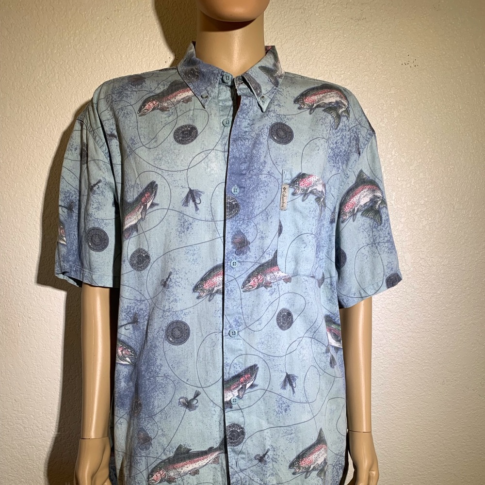 Columbia Fish pattern “River Lodge” short sleeve